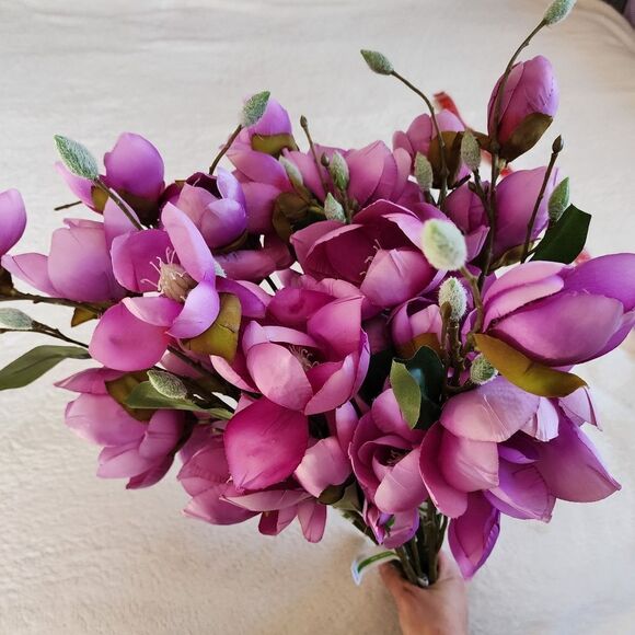 New large Artificial Silk Flowers Purple Magnolia bundle of 9 steams - Picture 2 of 8